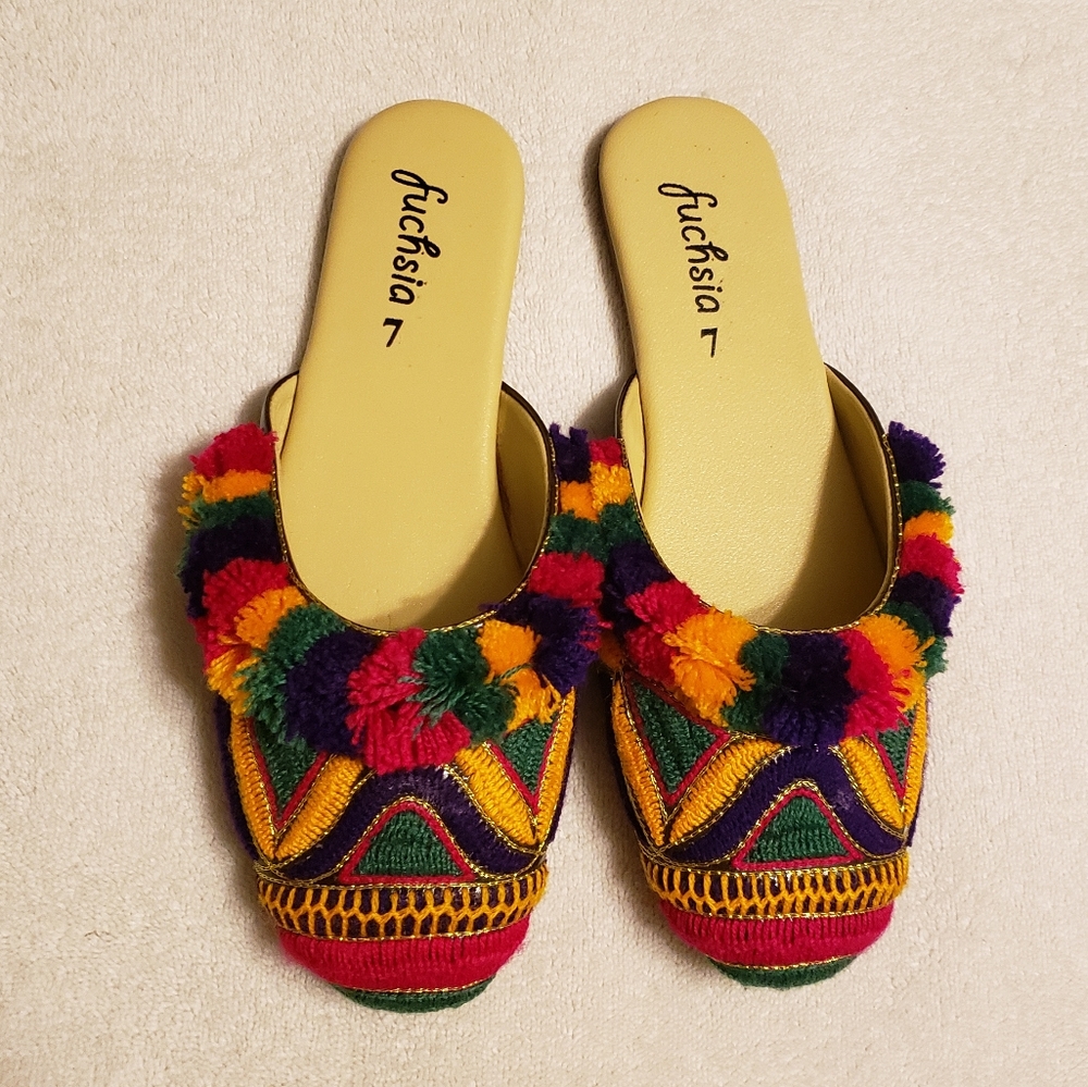 NWOT Fuchsia Luxury Indian Pom Pom Flats